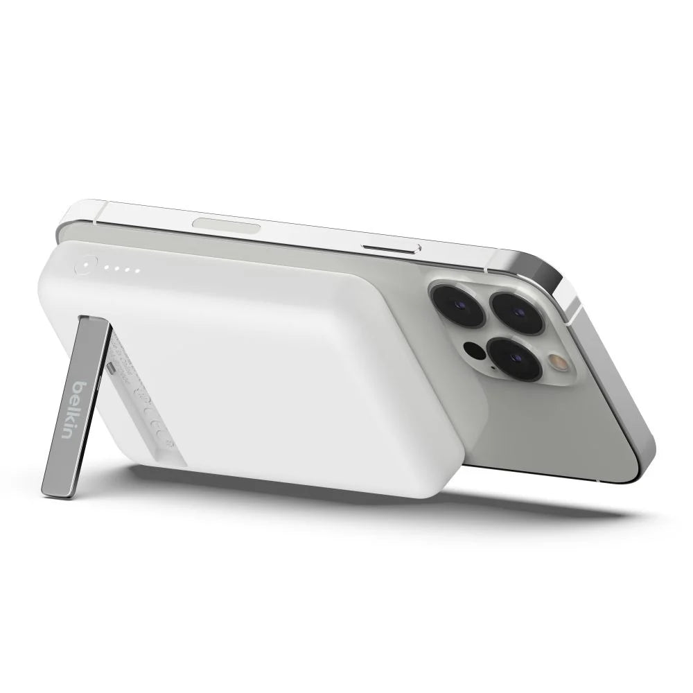 Belkin 5K Magnetic Wireless 5000mAh Power Bank + Kick Stand - White