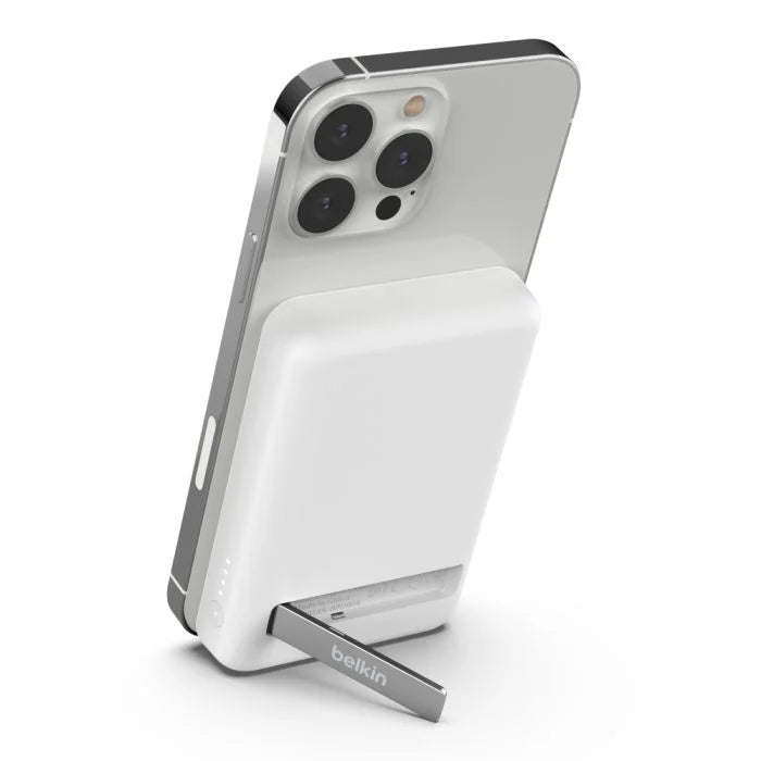 Belkin 5K Magnetic Wireless 5000mAh Power Bank + Kick Stand - White