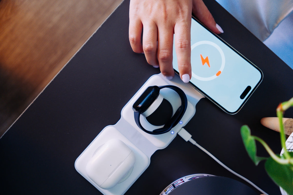 Moov 3-in-1 Foldable Wireless Charger - Black
