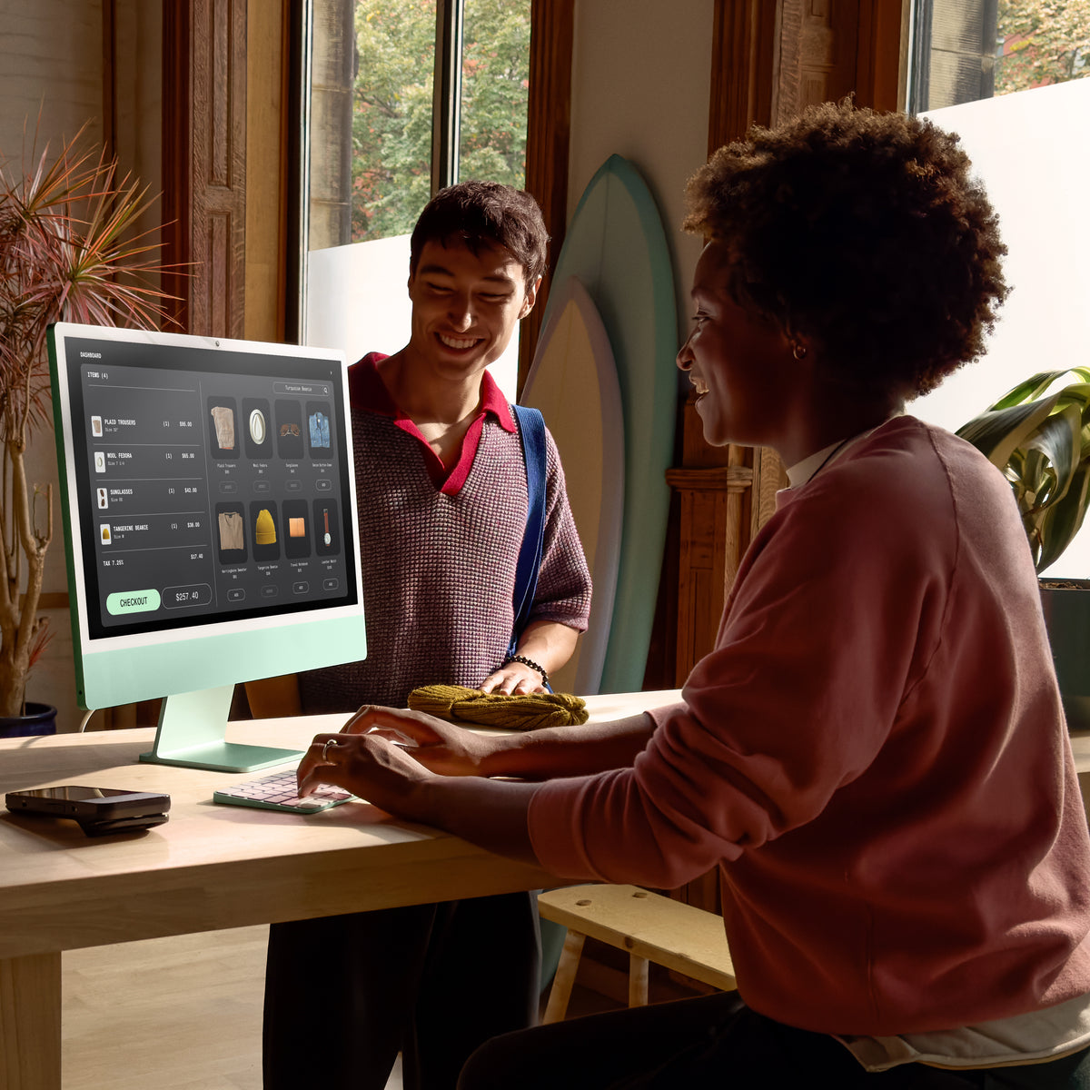 24-inch iMac with Retina 4.5K display: Apple M4 chip with 10‑core CPU and 10‑core GPU, 16GB, 256GB SSD - Green