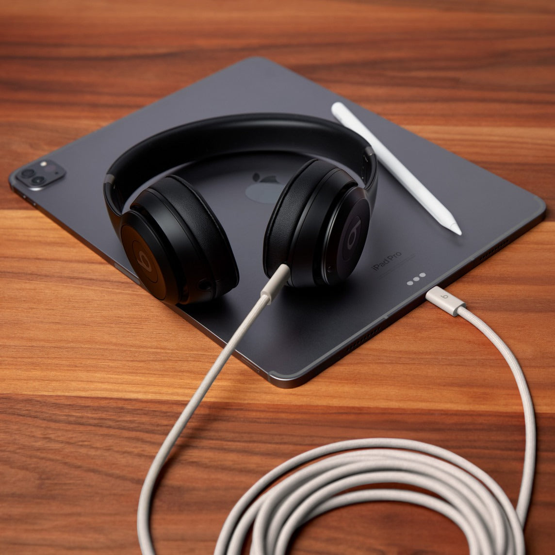 Beats USB‑C to USB‑C Braided Cable (3 m / 10 ft) – Surge Stone